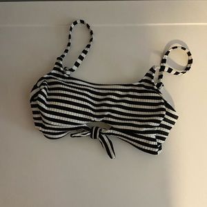 Scoop neck bikini top